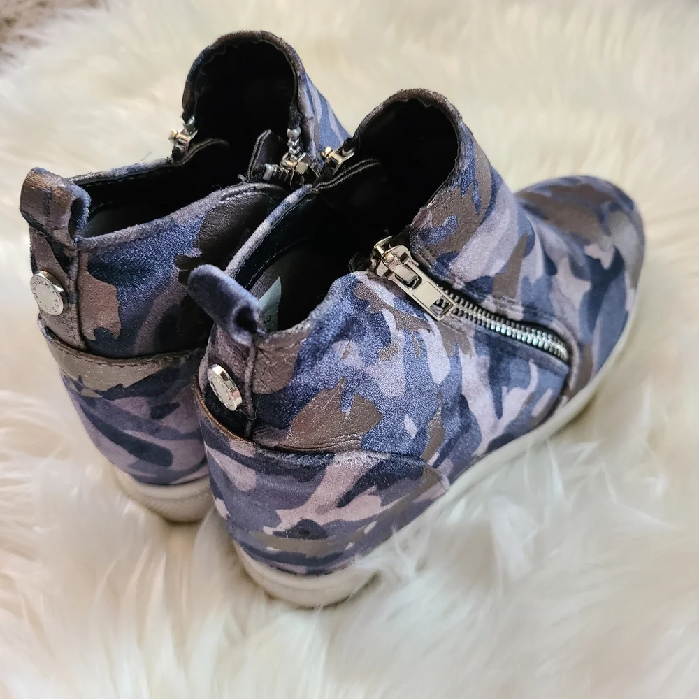 Steve Madden JWedgie Metallic Camo Shoes 3M